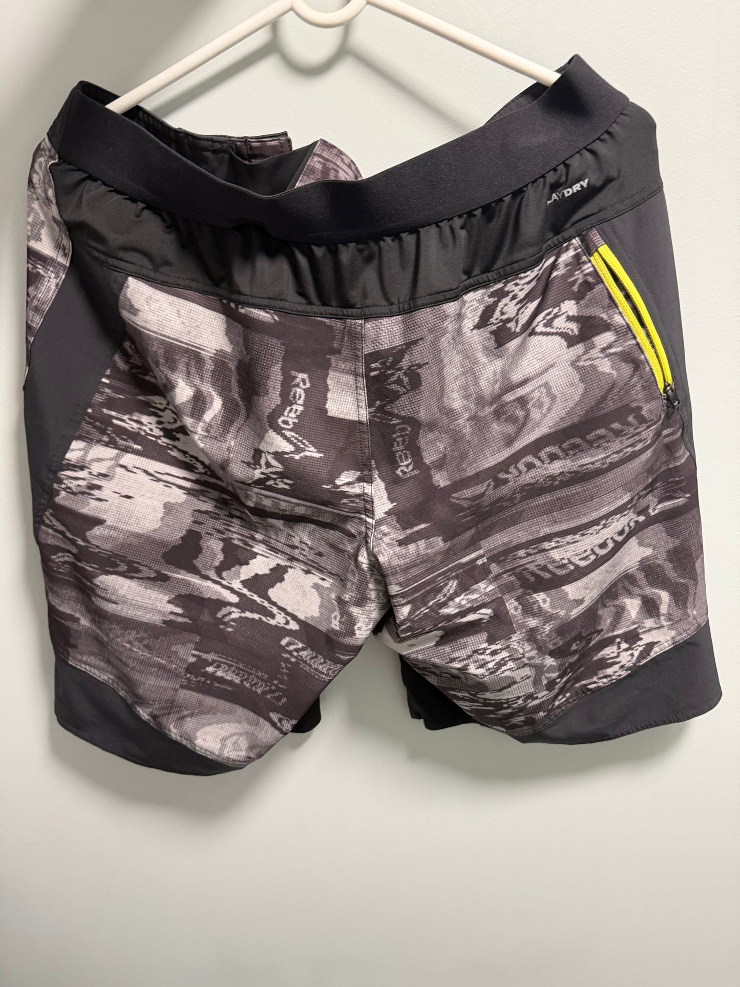 Reebok Performance Sport Shorts – Black/Grey – Size M